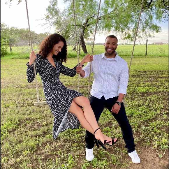 Hey I’m Kenzie! Be sure to tune into my LIVE shows weekdays at 7:30am CT! 🩷 - Picture 12 of 16